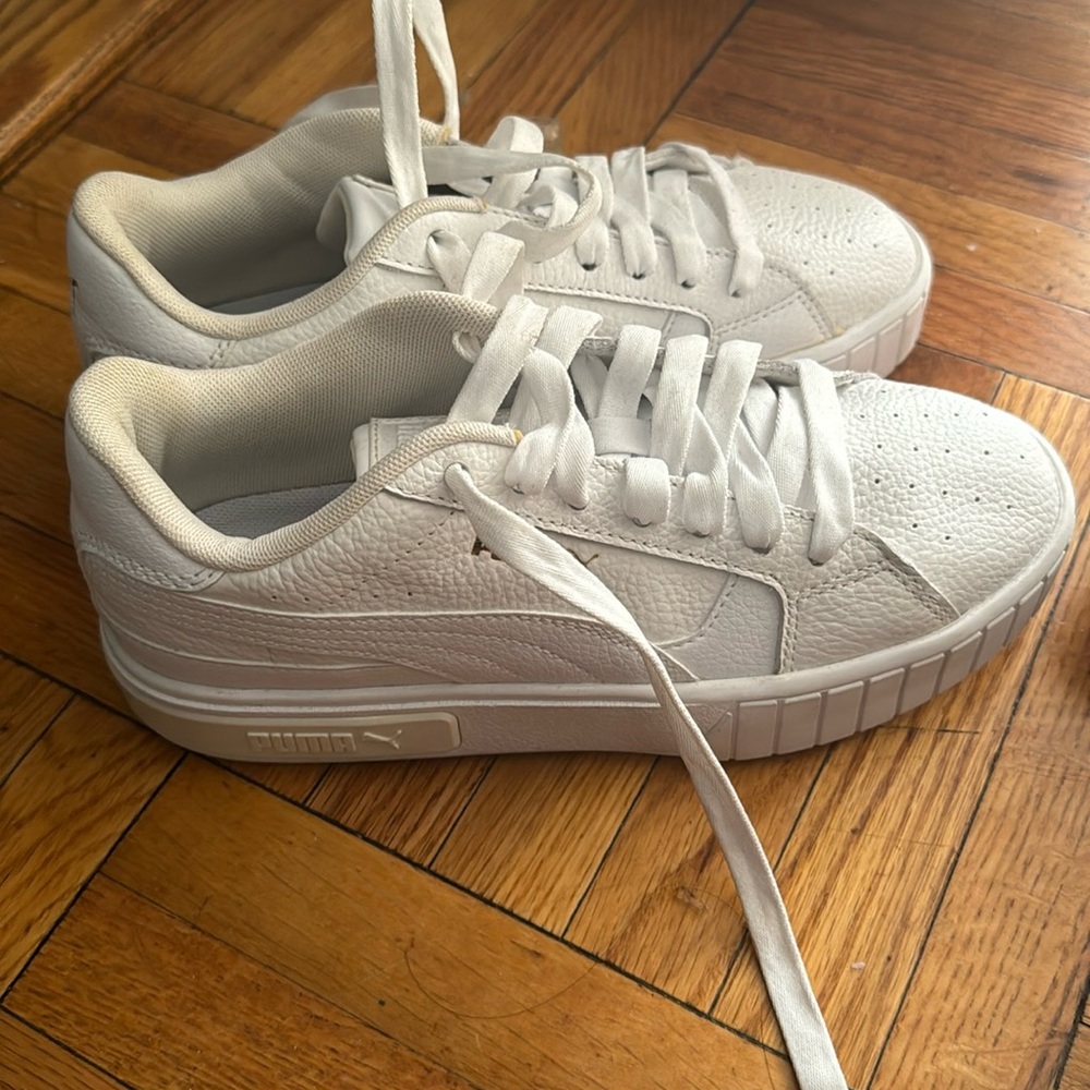 Like New Puma White Platform Sneakers size 7.5